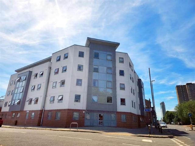 Apartment for sale in Portsea, City Of Portsmouth