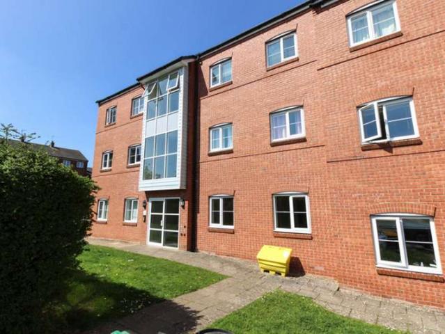 Apartment for sale in Woodloes Park, Green Close