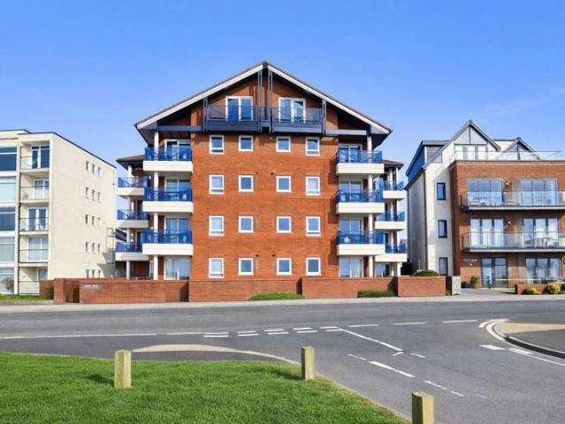 Apartment for sale in Lee-on-the-Solent, Middlecroft