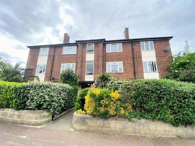 Apartment for sale in Dagenham, Becontree Heath
