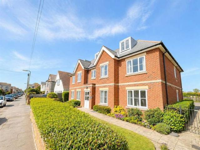 Apartment for sale in Lee-on-the-Solent, Middlecroft