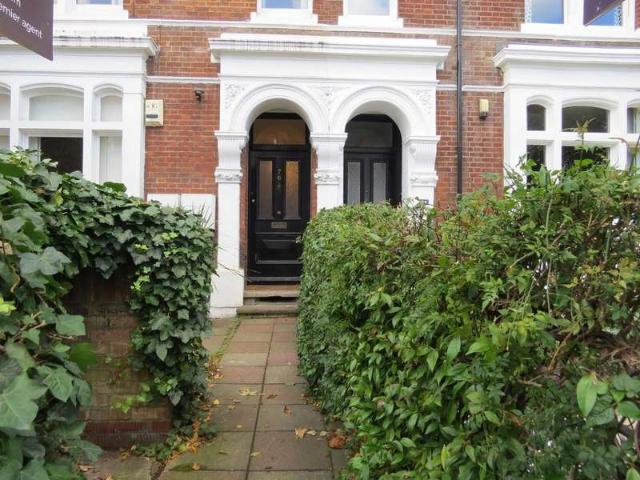 Apartment for sale in Tulse Hill, Greater London