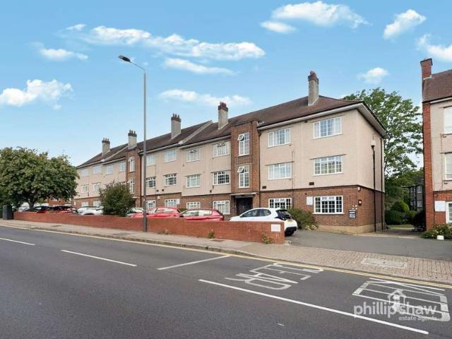 Apartment for sale in Kenton, Greater London