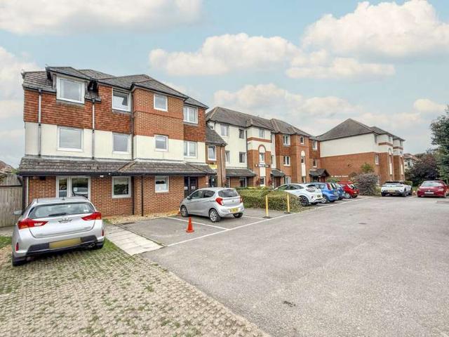 Apartment for sale in Wick, Bournemouth