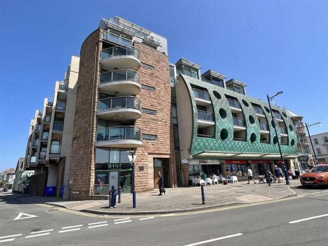 Apartment for sale in Porthcawl, Nottage