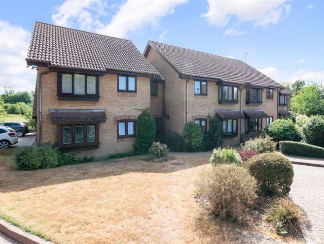 Apartment for sale in Red Hill, Surrey
