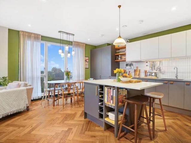 Apartment for sale in London Borough of Croydon, Greater London