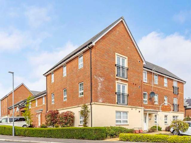 Apartment for sale in Upper Parkstone, Poole