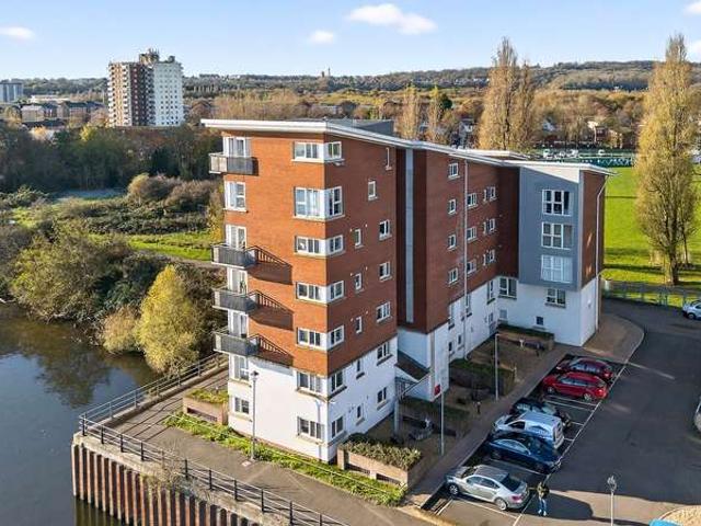 Apartment for sale in Cardiff International Sports Village, Falcon Lodge