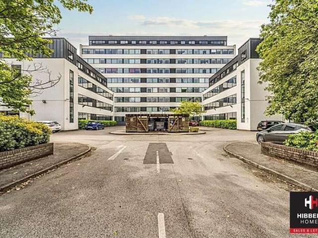 Apartment for rent in Ashton upon Mersey, Trafford Park