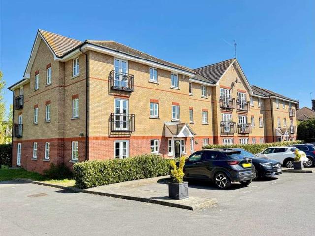 Apartment for sale in Alton Barnes, Essex