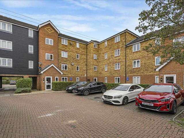 Apartment for sale in Monks Orchard, Kent