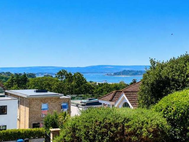 Apartment for sale in Poole