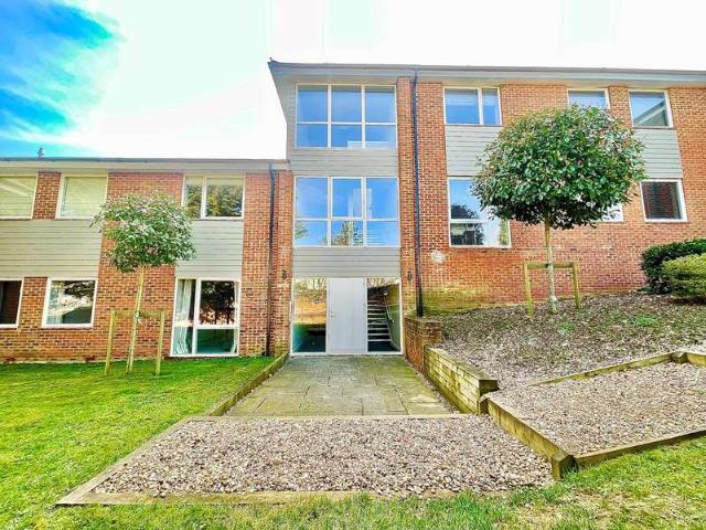Apartment for sale in Page Hill, Buckingham