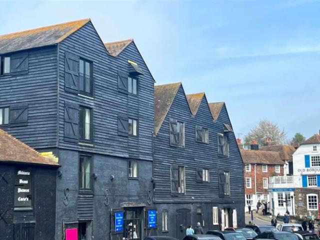 Apartment for rent in Heathlands, East Sussex