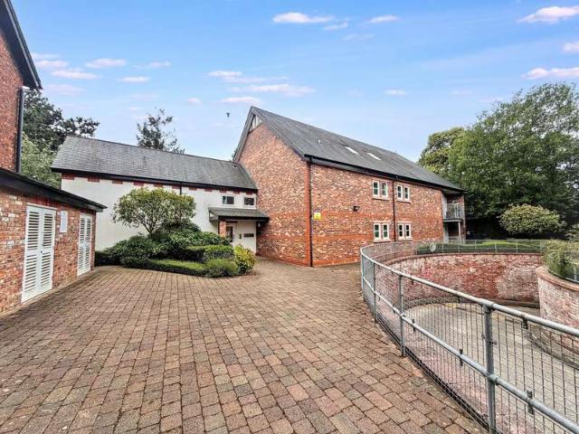 Apartment for sale in Trafford Park, Greater Manchester