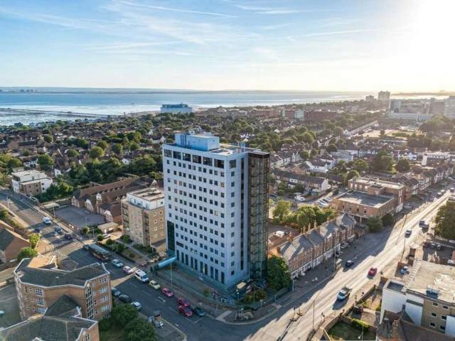 Apartment for sale in Southend City Centre Neighbourhood, Alton Barnes