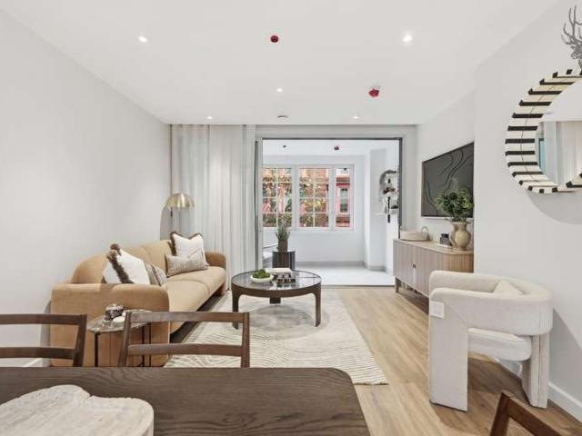 Apartment for sale in Old Ford, Bow