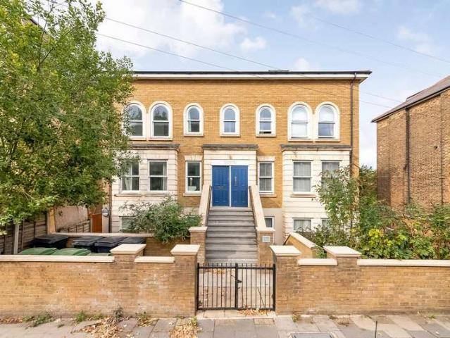 Apartment for sale in West Norwood, Greater London