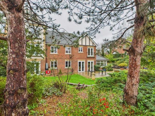 Apartment for sale in Calcot, West Berkshire