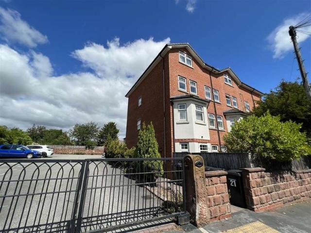Apartment for sale in Heswall, Liverpool City Region