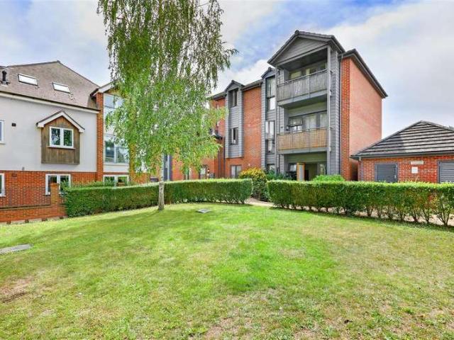 Apartment for sale in Chigwell, Epping