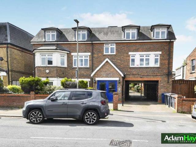 Apartment for sale in Finchley, Greater London