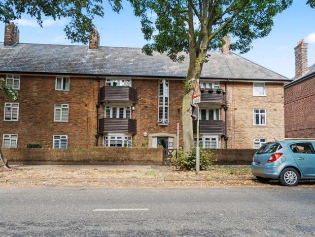 Apartment for sale in Stoneycroft, Calderstones