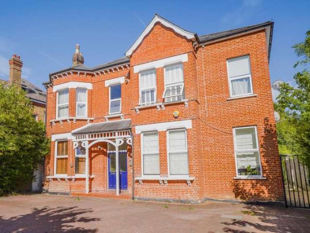 Apartment for sale in Penge, Greater London