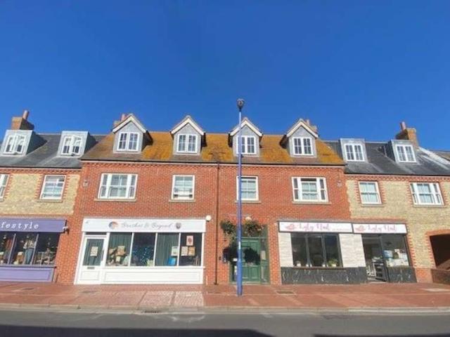 Apartment for sale in Selsey, Chichester