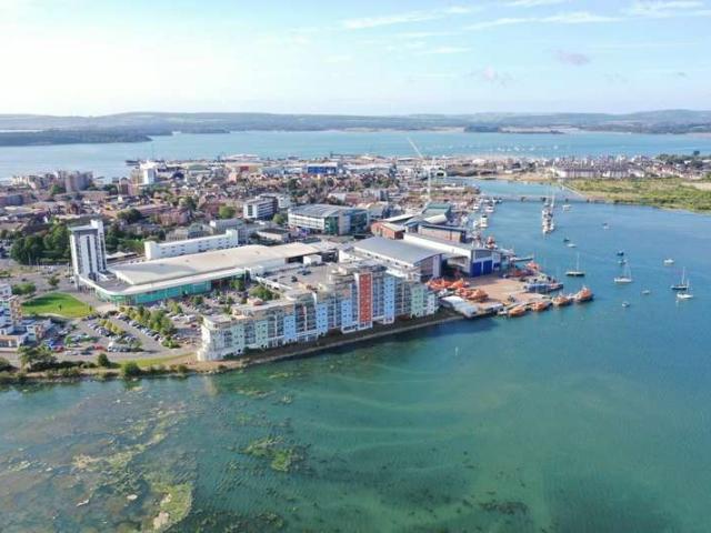Apartment for sale in Poole