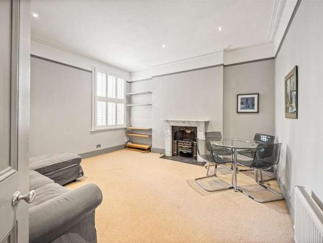 Apartment for sale in London Borough of Camden, Greater London