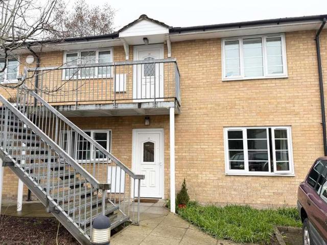Apartment for sale in Pouchen End, Hertfordshire