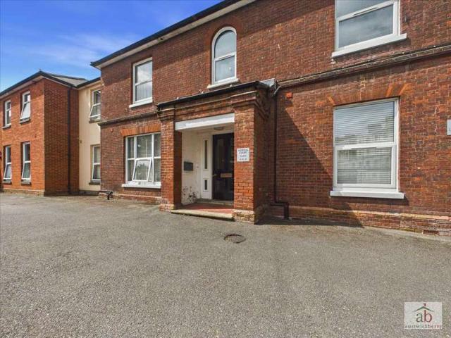 Apartment for rent in The Dales, Key Street