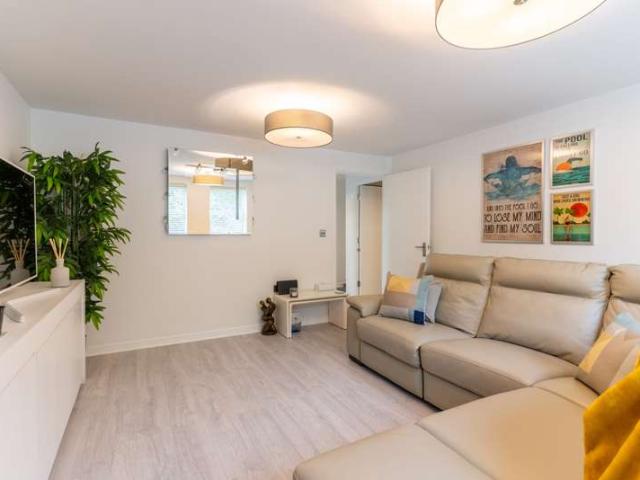 Apartment for sale in Luton, Chatham