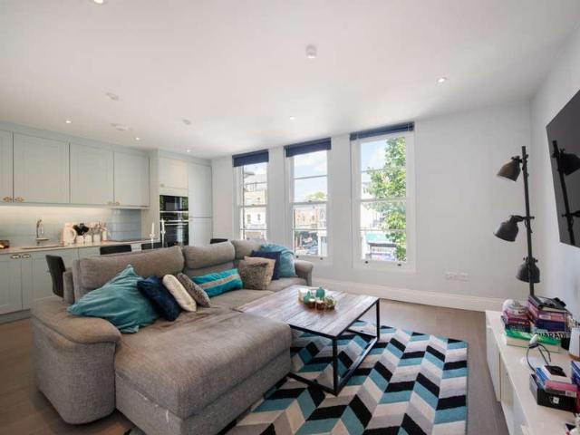 Farm for sale in Clapham Park, Greater London