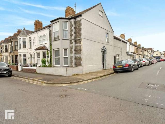 Apartment for sale in Falcon Lodge, Wales
