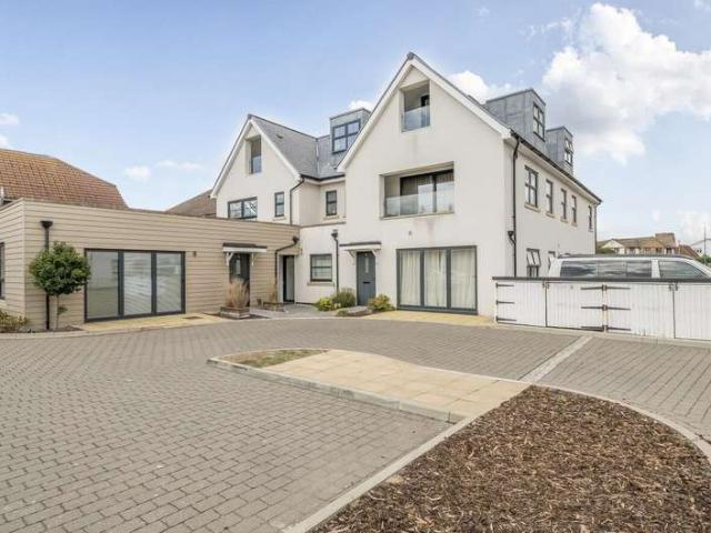 Apartment for sale in Littlecote, West Sussex