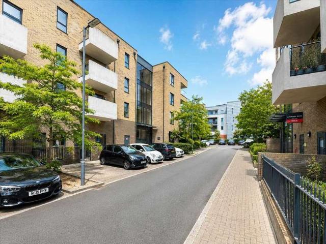 Apartment for sale in London Borough of Harrow, Greater London