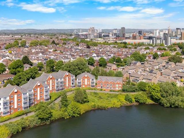 Apartment for sale in Falcon Lodge, Wales