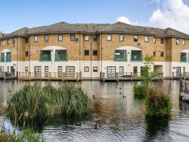 Apartment for sale in Rotherhithe, Greater London