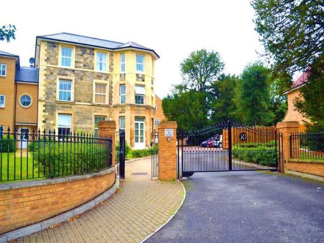 Apartment for sale in London Borough of Hounslow, Spring Grove