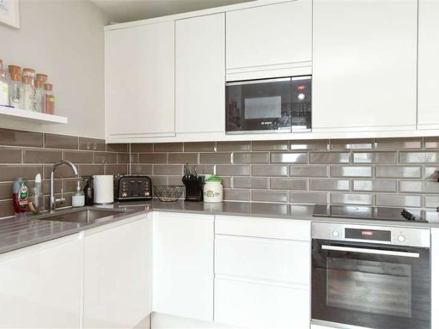Apartment for sale in Pachesham Park, Surrey