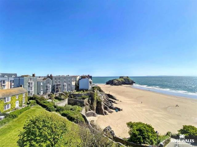 Apartment for sale in Tenby, Wales