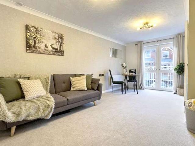 Apartment for sale in Gosforth, Newcastle Upon Tyne