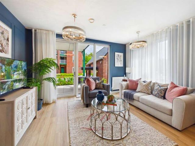 Apartment for sale in Boughton, Cheshire