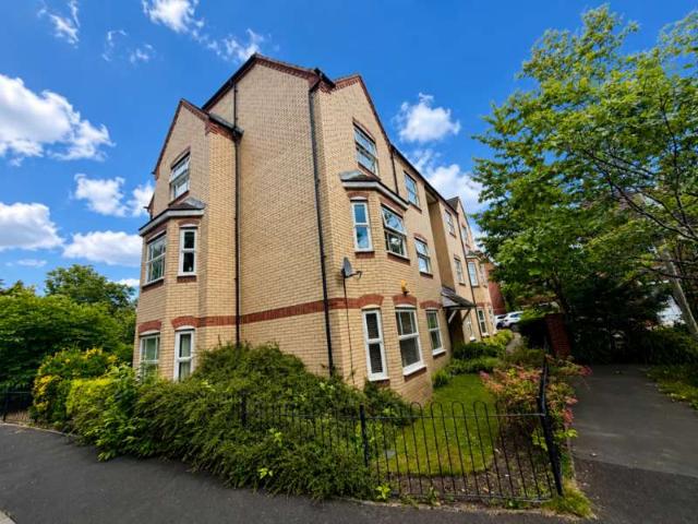 Apartment for sale in Warrington