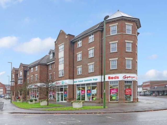 Apartment for sale in Perryfields, West Sussex