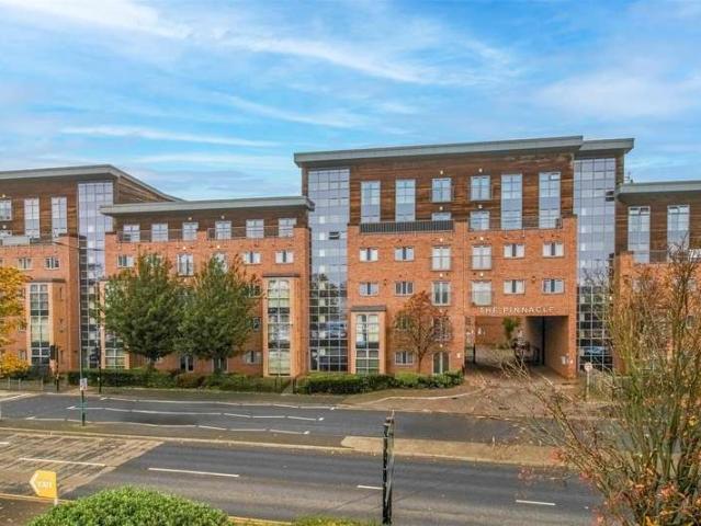 Apartment for sale in Belle Isle, West Yorkshire