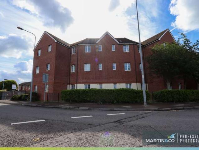 Apartment for sale in Falcon Lodge, Wales